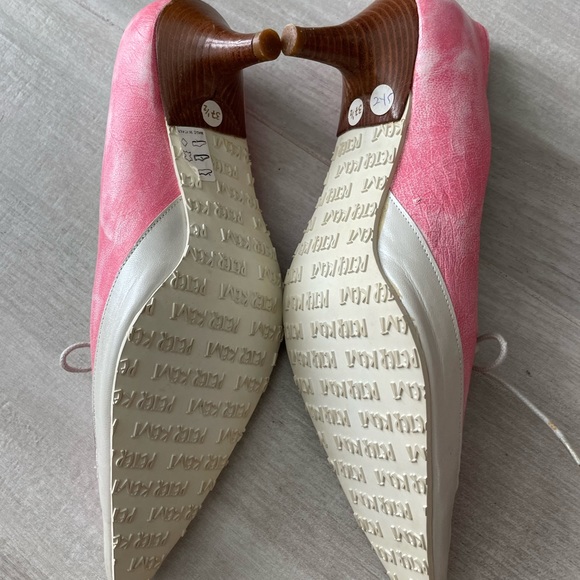 Peter Kent Leather Kitten Heels - Picture 2 of 4